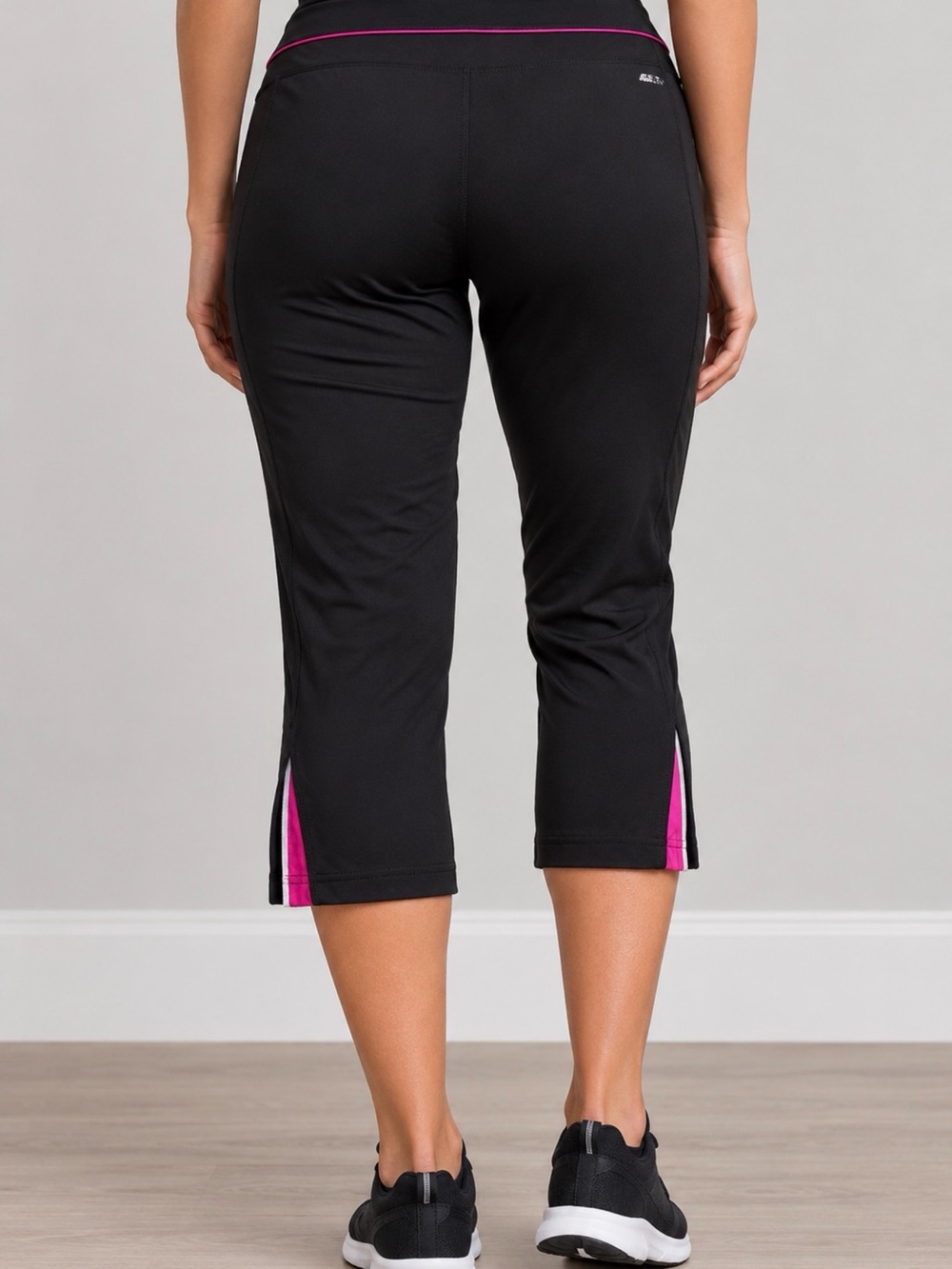 Danskin Now black Active Capri leggings with Pink Trim women Sz xl